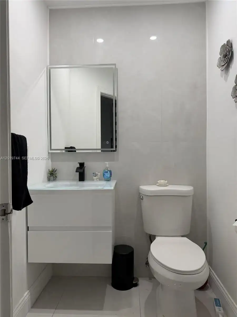 1481 NW 104th Ave, Plantation FL 33322 photo 5