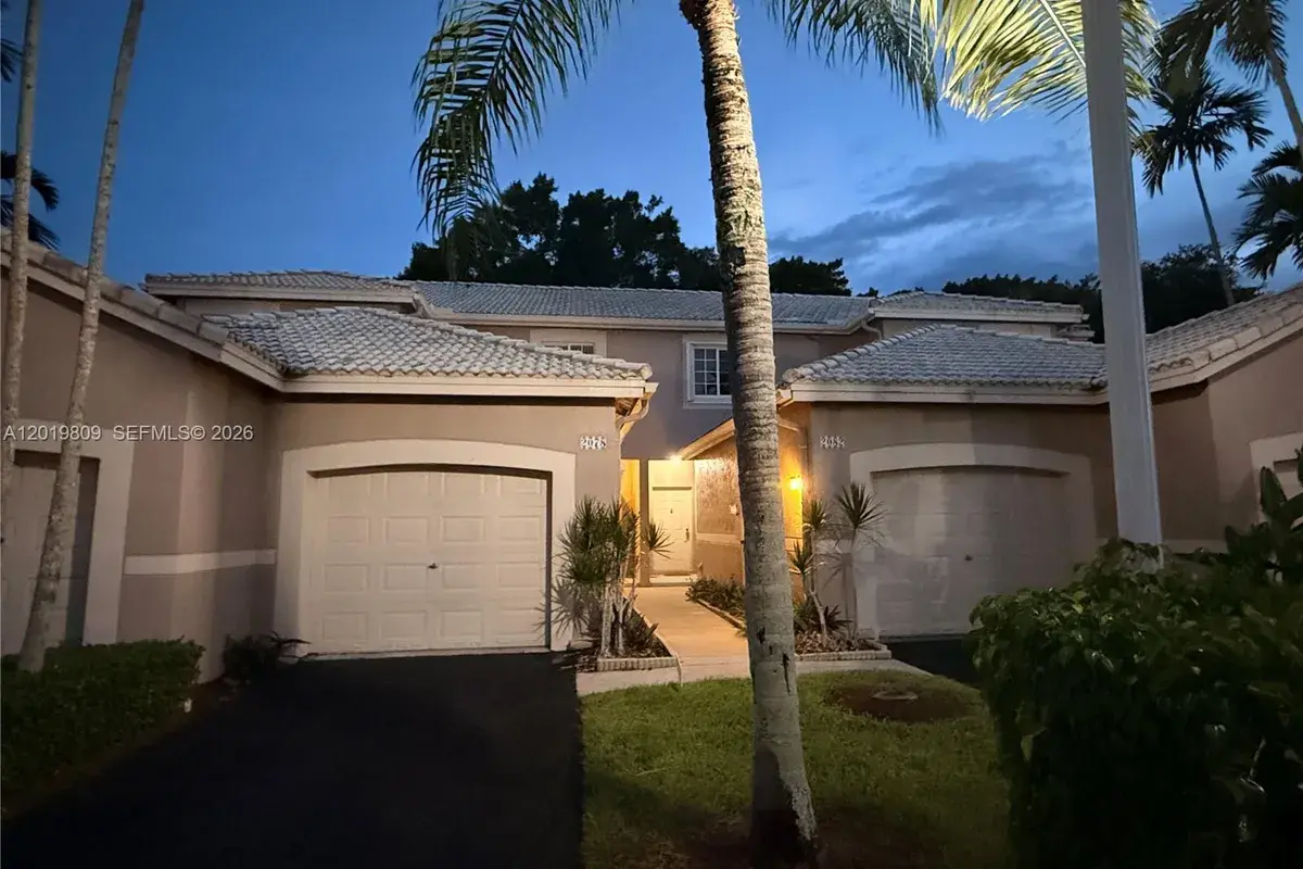 2078 Madeira Dr, Weston FL 33327
