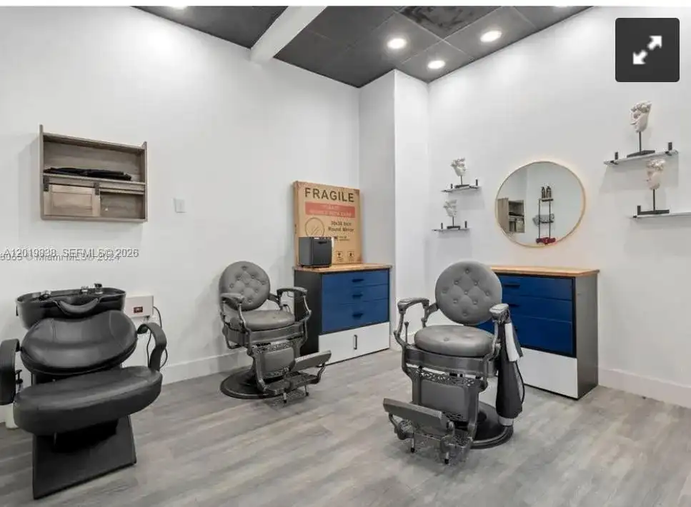 2300 W 84th St, Hialeah FL 33016