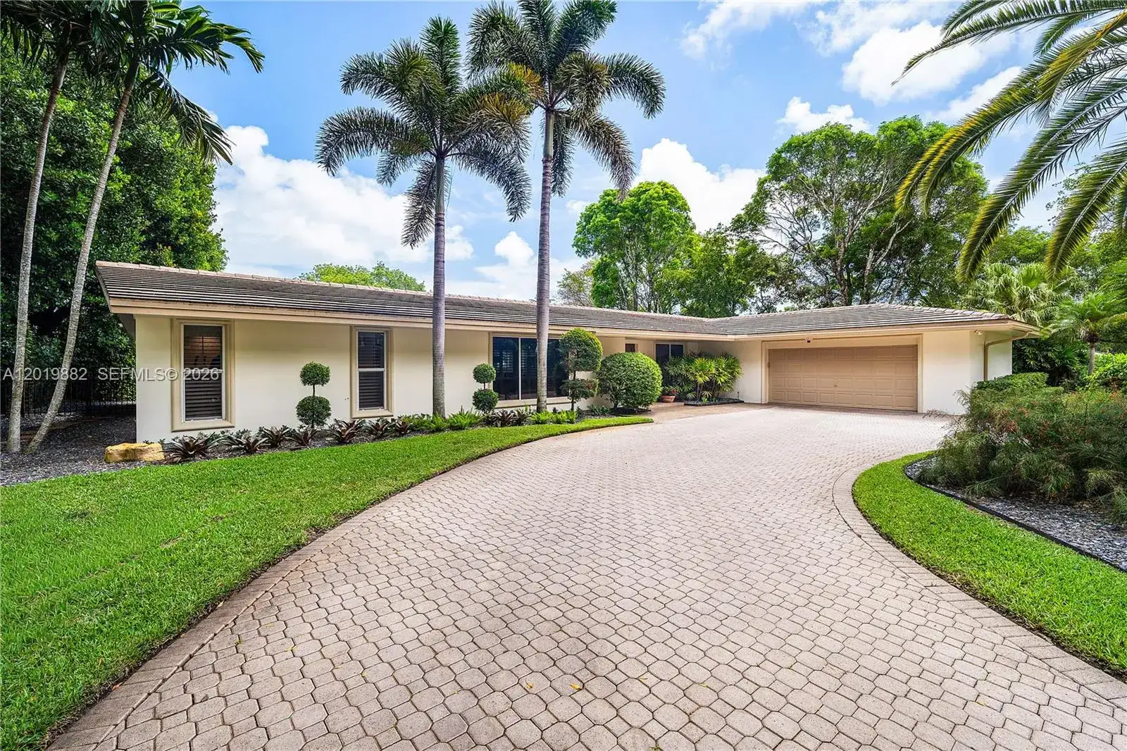 4301 Sanders St, Hollywood FL 33021 photo 2