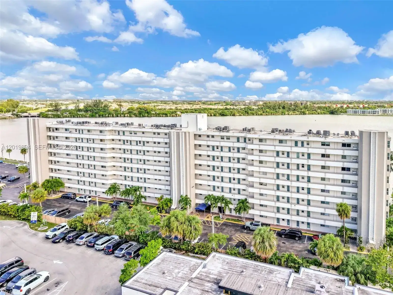 1075 NE Miami Gardens Dr # 408, Miami FL 33179 photo 3