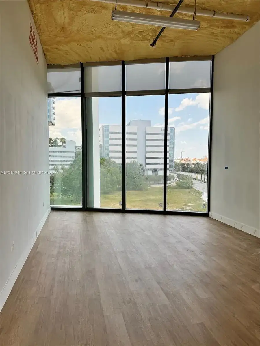 21290 Biscayne Blvd # 405, Aventura FL 33180 photo 2