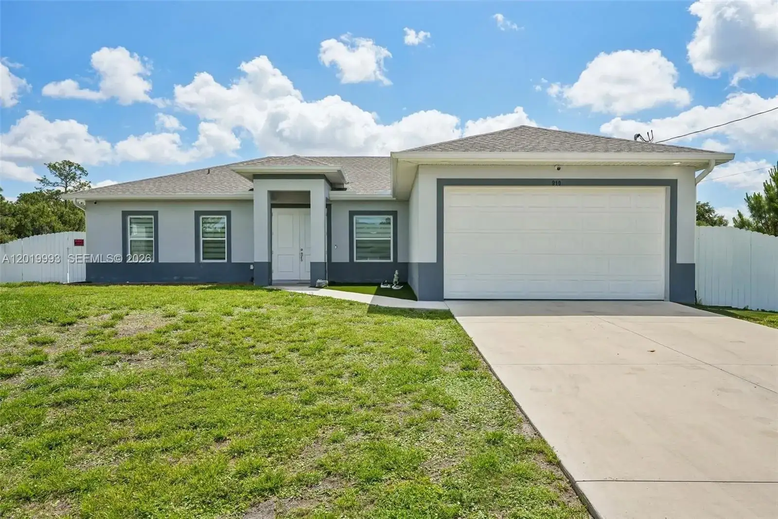 910 Richmond Ave N, Lehigh Acres FL 33972 photo 3