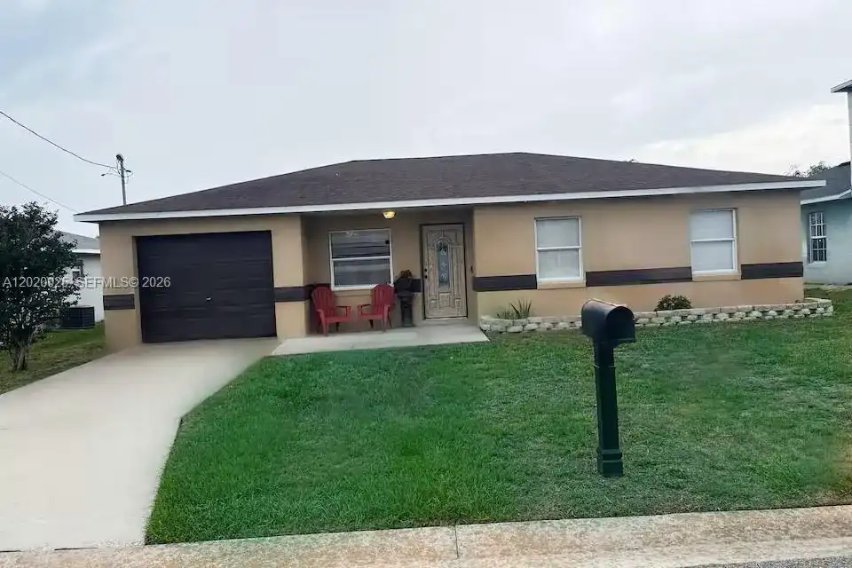 404 Red Hawk Loop, Winter Haven FL 33880