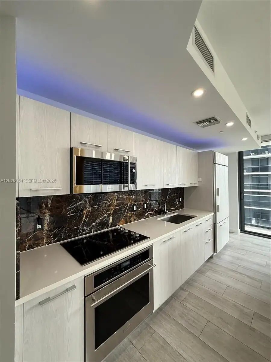 55 SW 9th St # 2703, Miami FL 33130 photo 3