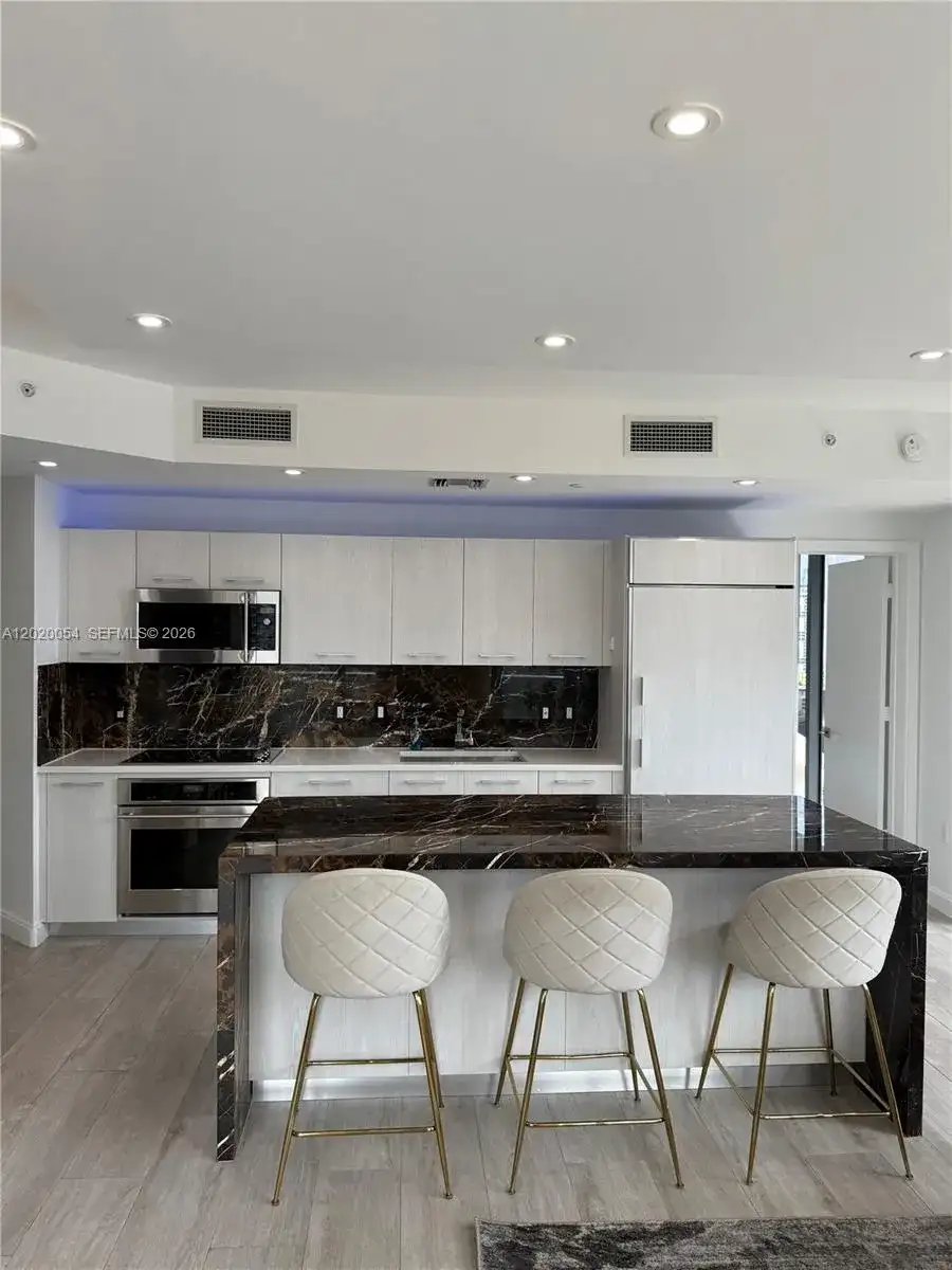 55 SW 9th St # 2703, Miami FL 33130 photo 5