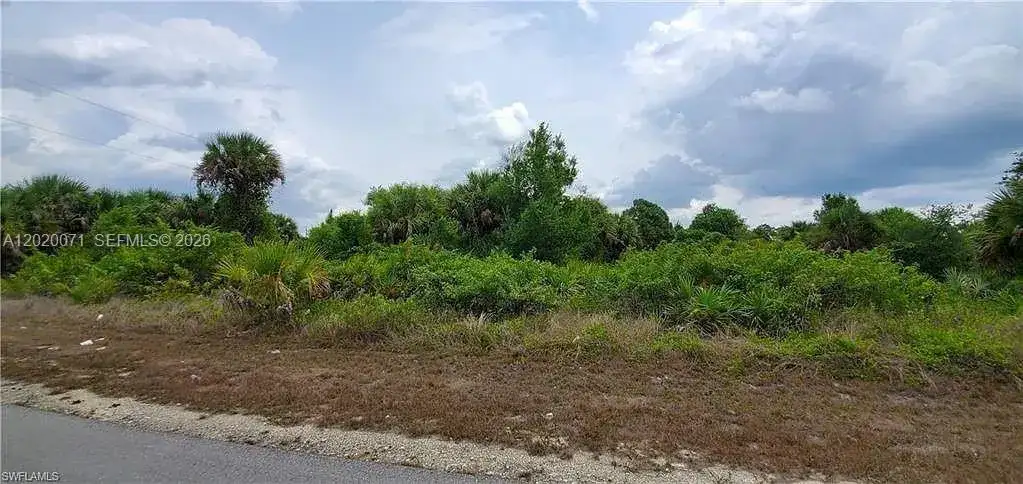 523 Montclair ave s, Lehigh Acres FL 33974 photo 2