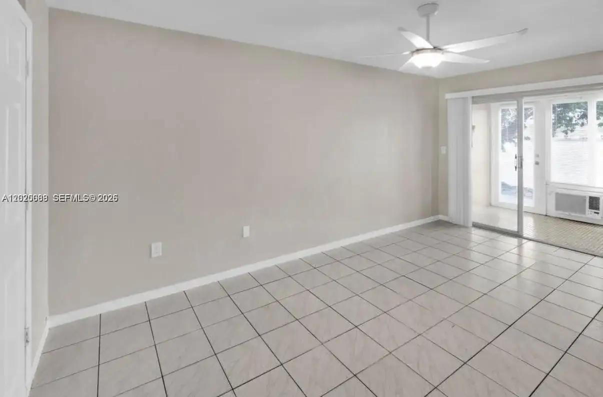 18801 NE 2nd Ave # 1006, Miami FL 33179 photo 2