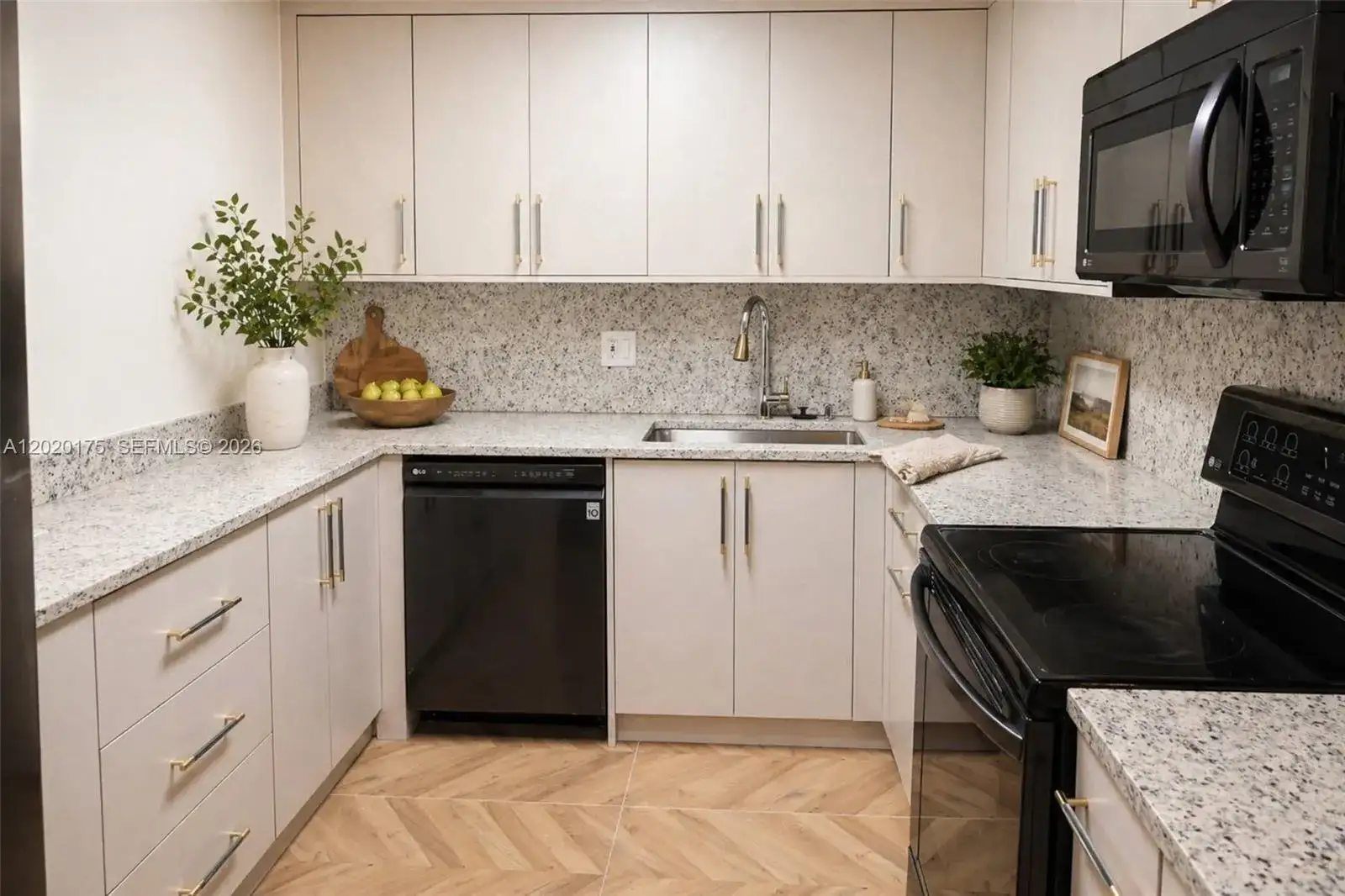 2500 Parkview Dr # 1816, Hallandale Beach FL 33009 photo 2
