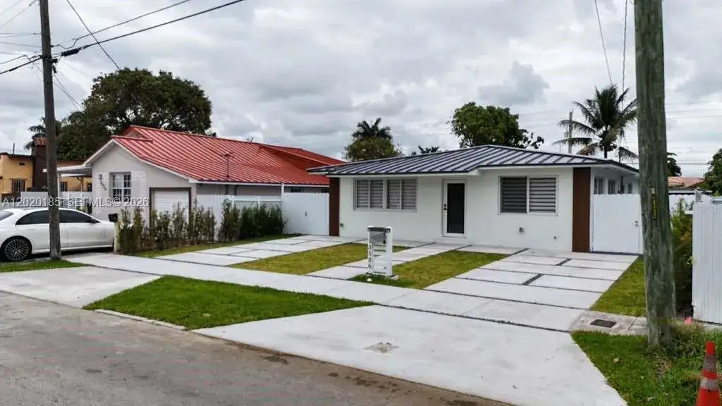 3536 NW 14th Ter, Miami FL 33125 photo 2