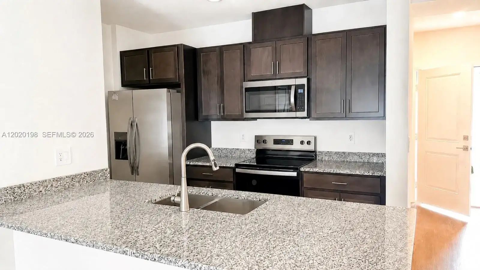 9383 Westside Hills Dr, Other City - In The State Of Florida FL 33896 photo 2