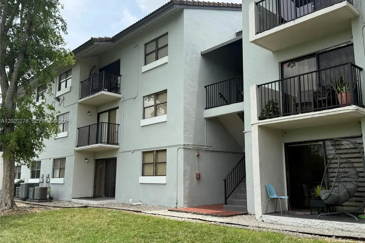 7195 NW 179th St, Hialeah FL 33015