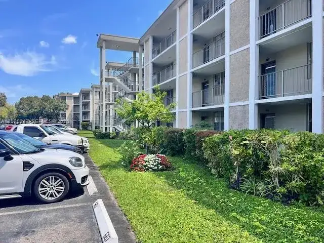 2998 NW 48th Ter # 233, Lauderdale Lakes FL 33313 photo 2