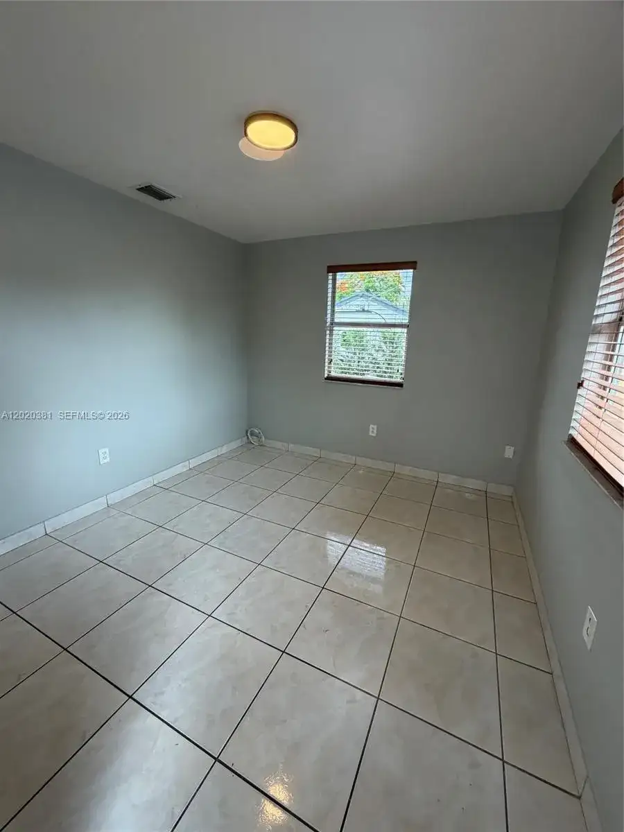 16940 SW 94th Ave # 0, Palmetto Bay FL 33157 photo 2