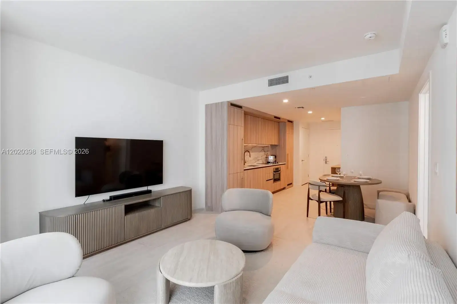 77 SE 5th St # 3308, Miami FL 33131 photo 3