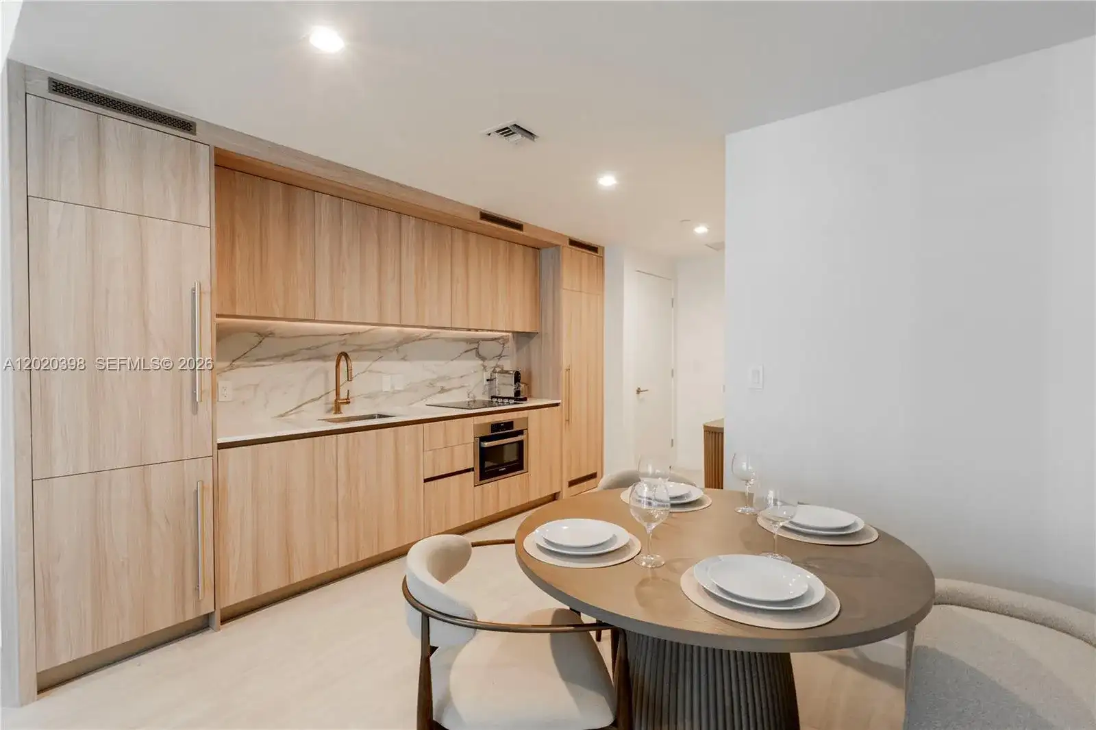 77 SE 5th St # 3308, Miami FL 33131 photo 4
