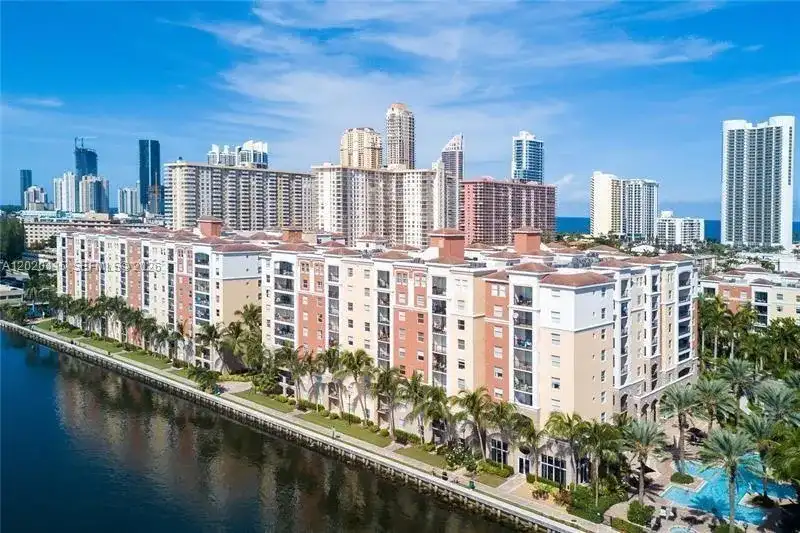 17150 N Bay Rd # 2808, Sunny Isles Beach FL 33160