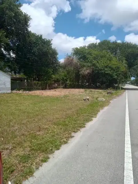 2410 NW 167 St, Miami Gardens FL 33056 photo 3