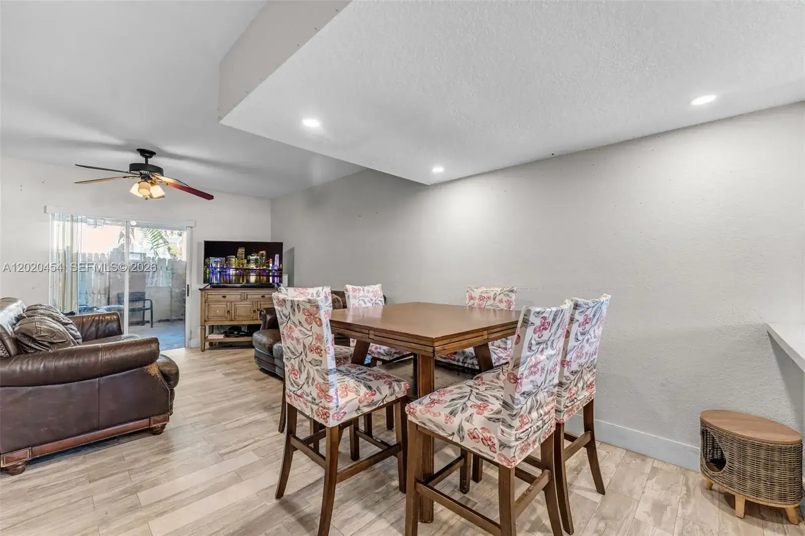 8025 NW 8th St # 13, Miami FL 33126 photo 5