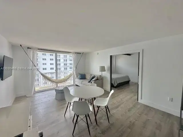401 Ocean Dr # 910, Miami Beach FL 33139 photo 4