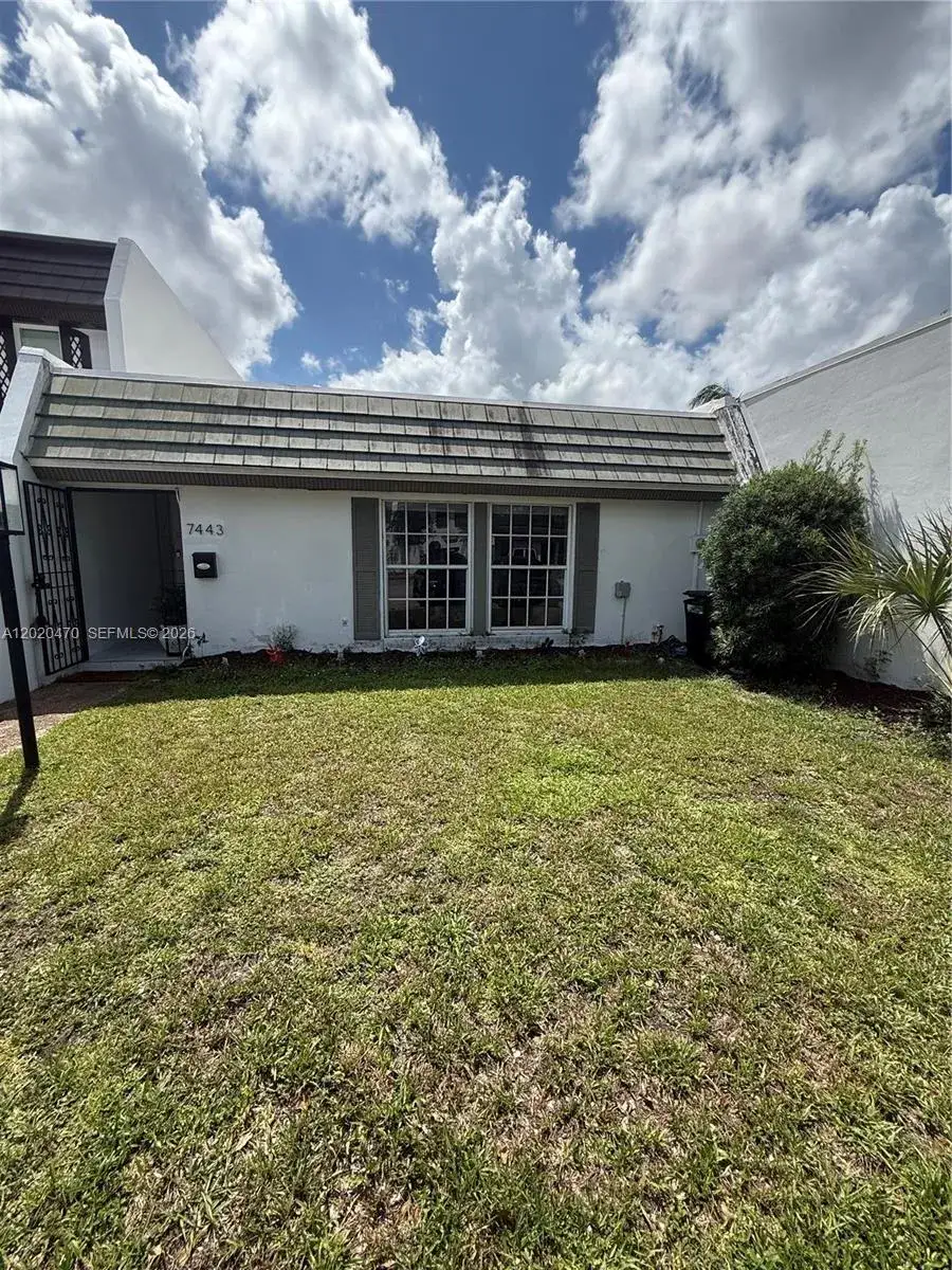 7443 Twin Sabal Dr, Miami Lakes FL 33014