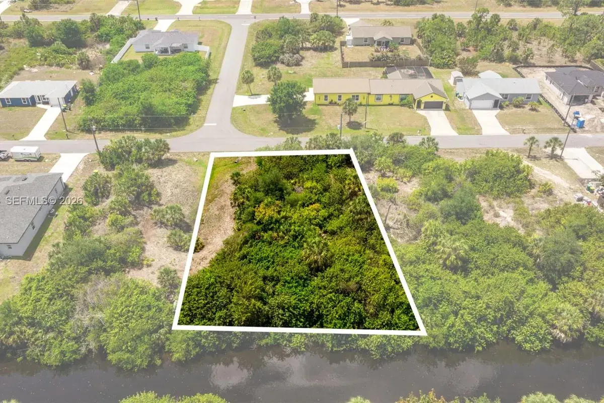12132 Xavier Avenue, Port Charlotte FL 33981