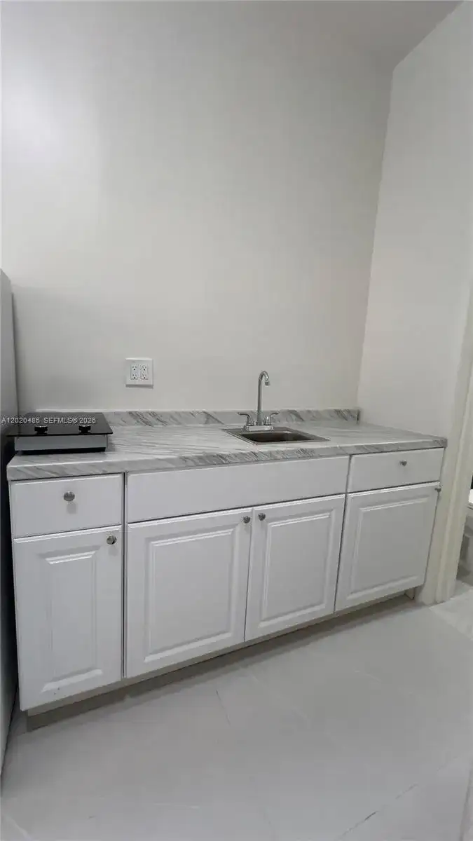 1845 Bay Rd # 1, Miami Beach FL 33139 photo 2