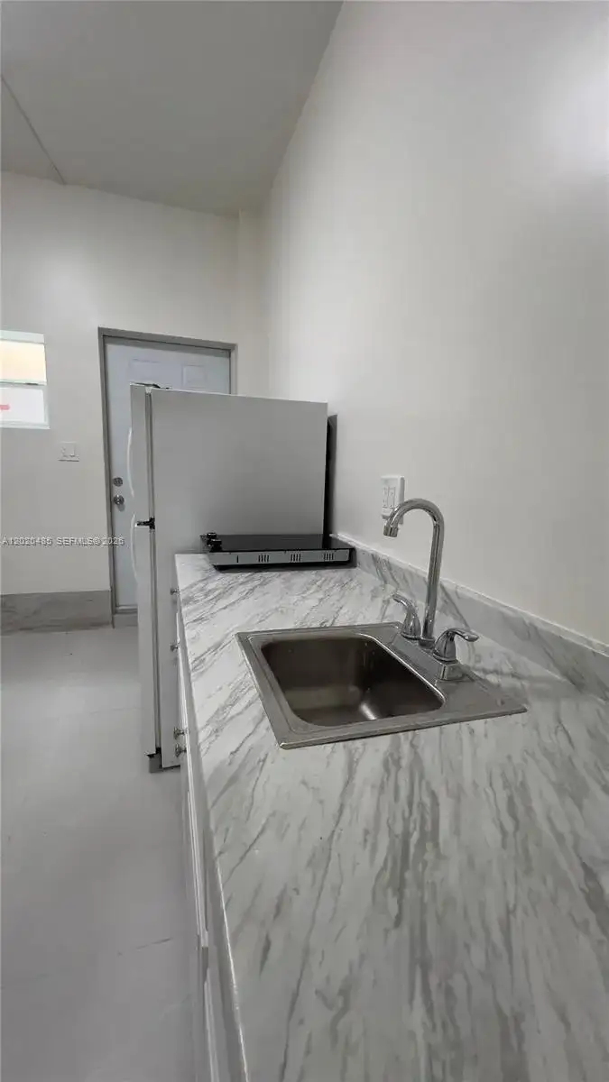 1845 Bay Rd # 1, Miami Beach FL 33139 photo 3