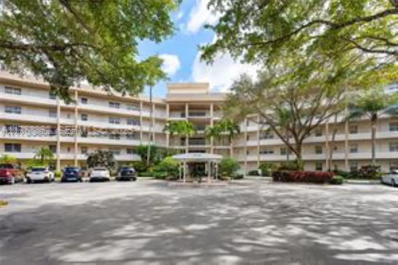 3800 Oaks Clubhouse Dr # 307, Pompano Beach FL 33069