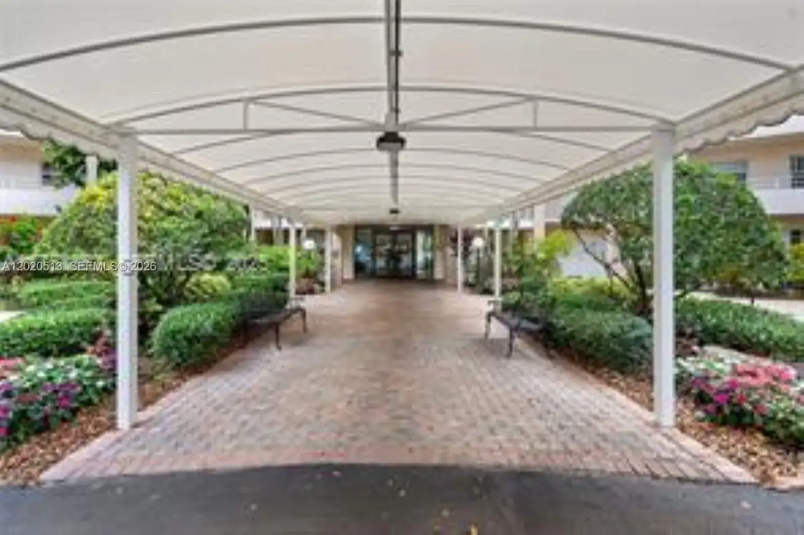 3800 Oaks Clubhouse Dr # 307, Pompano Beach FL 33069 photo 2