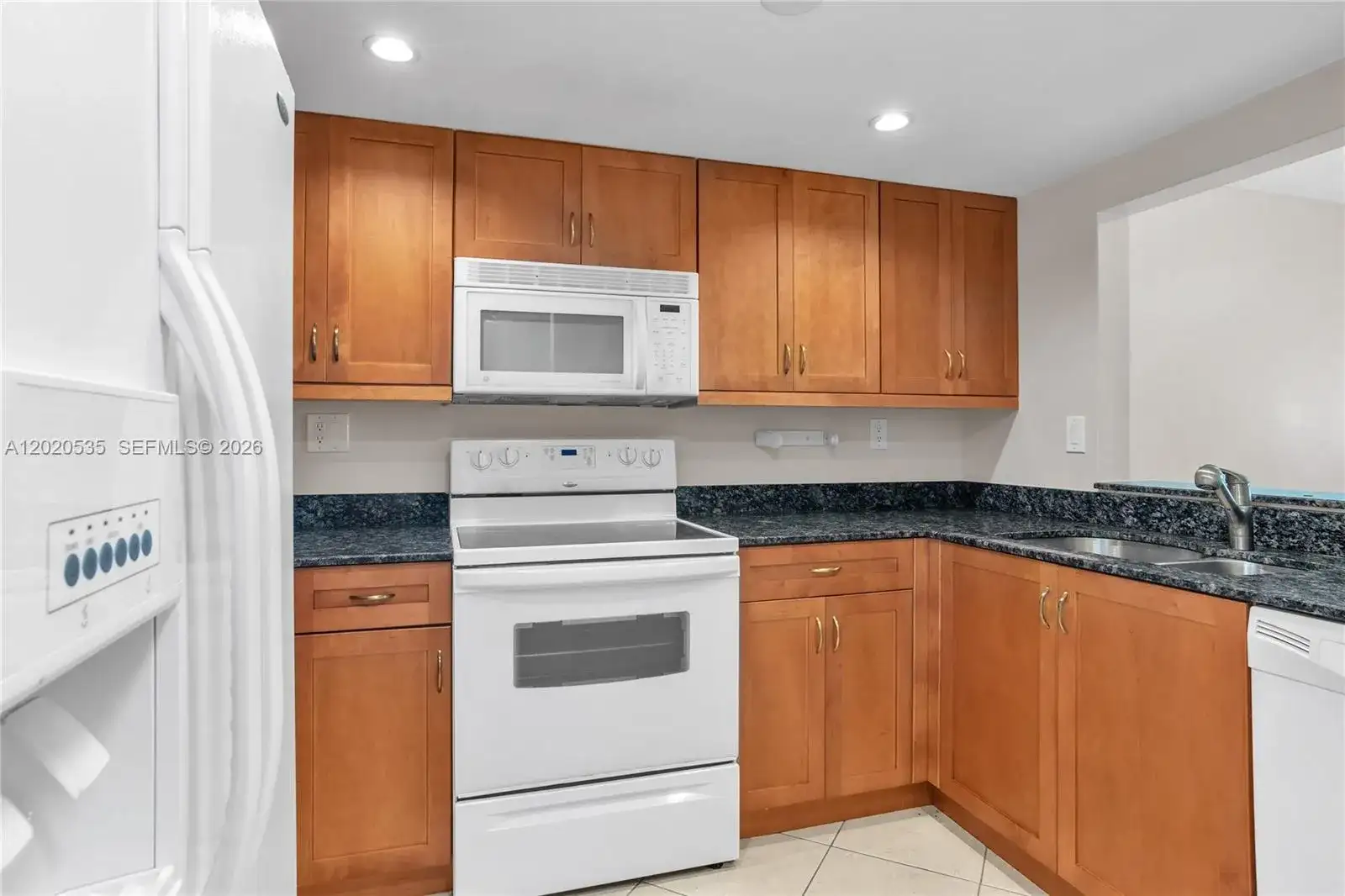 100 Lakeview Dr # 201, Weston FL 33326 photo 2