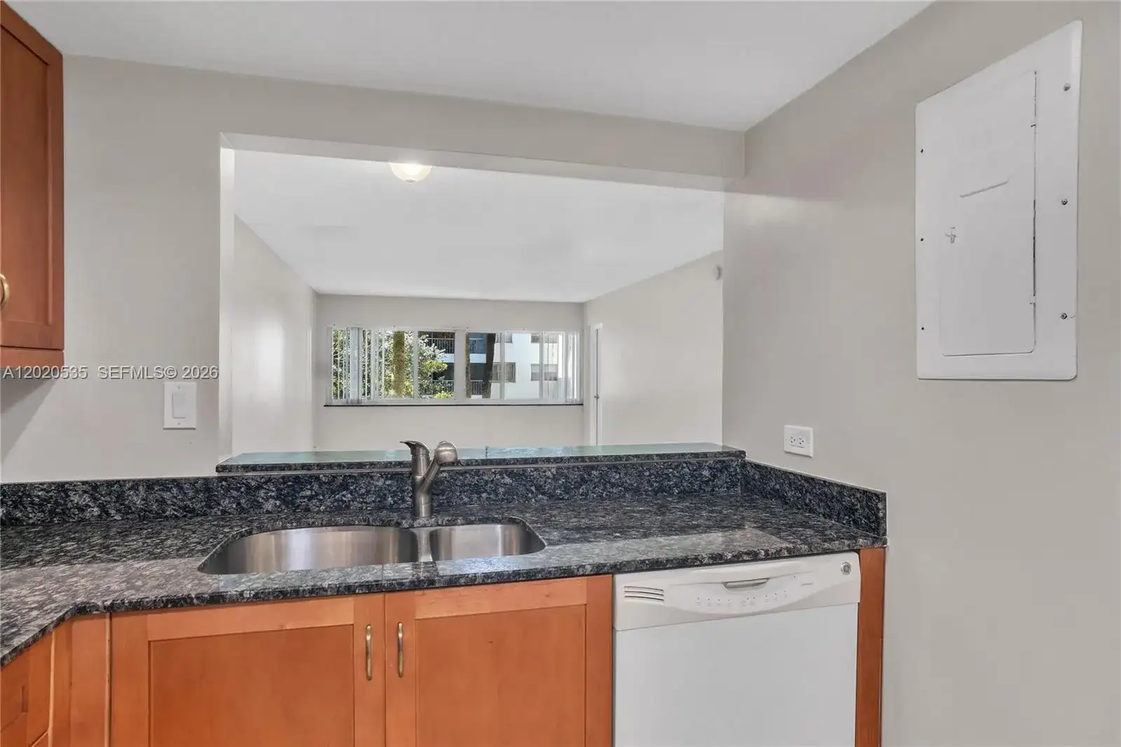 100 Lakeview Dr # 201, Weston FL 33326 photo 3