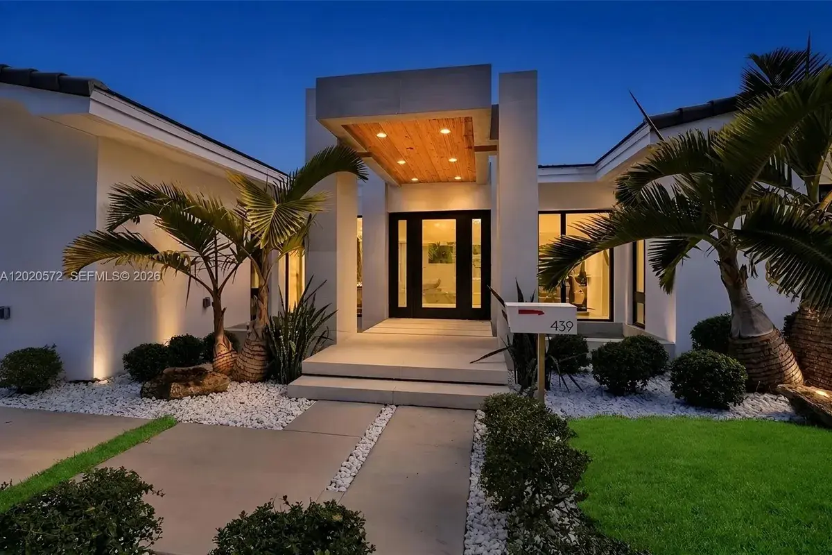 439 Hardee Rd, Coral Gables FL 33146