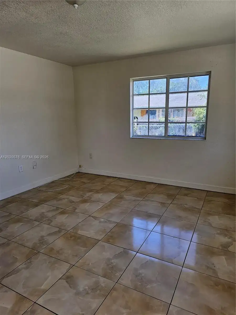 15700 NW 37th Pl, Miami Gardens FL 33054 photo 2