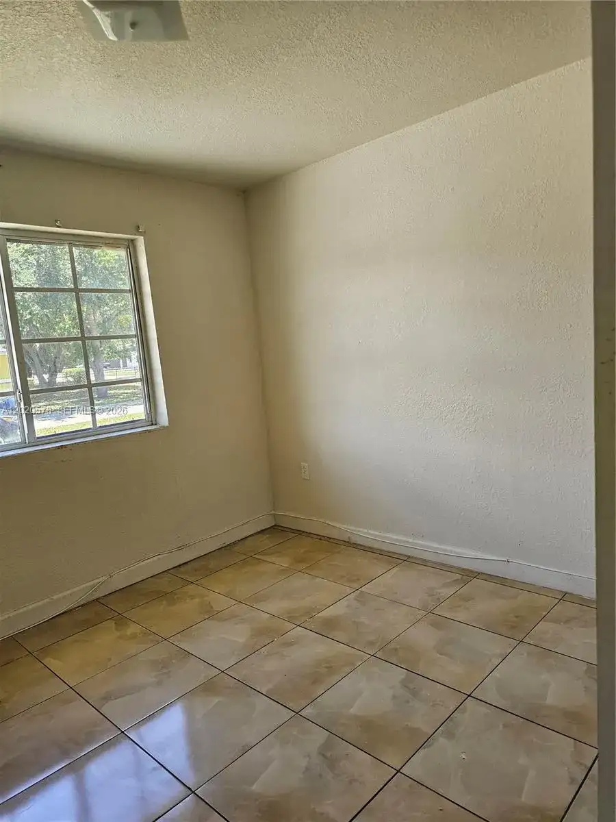 15700 NW 37th Pl, Miami Gardens FL 33054 photo 5