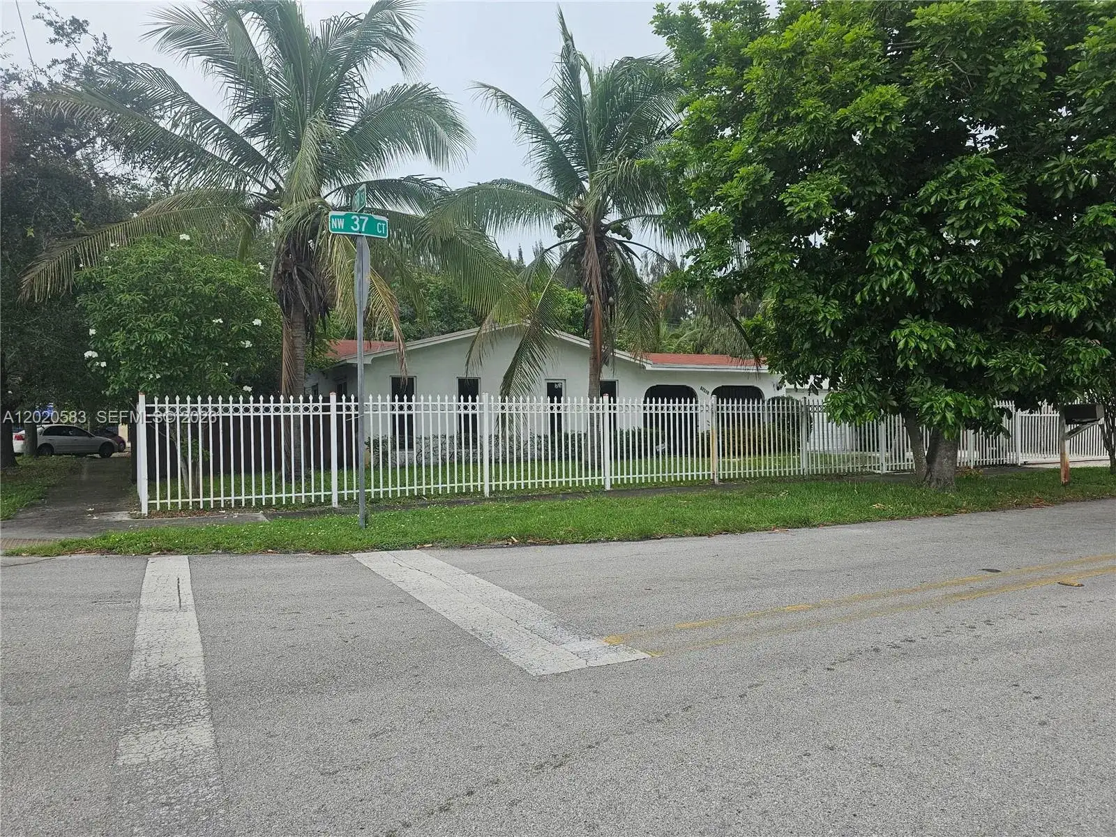 15851 NW 37th Ct, Miami Gardens FL 33054 photo 2