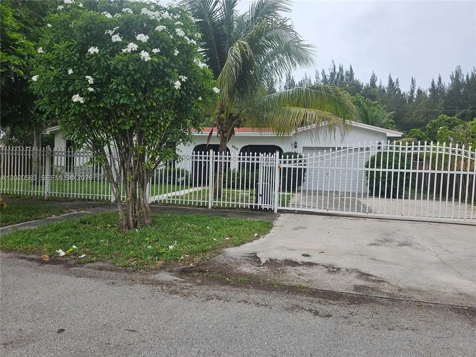 15851 NW 37th Ct, Miami Gardens FL 33054 photo 3