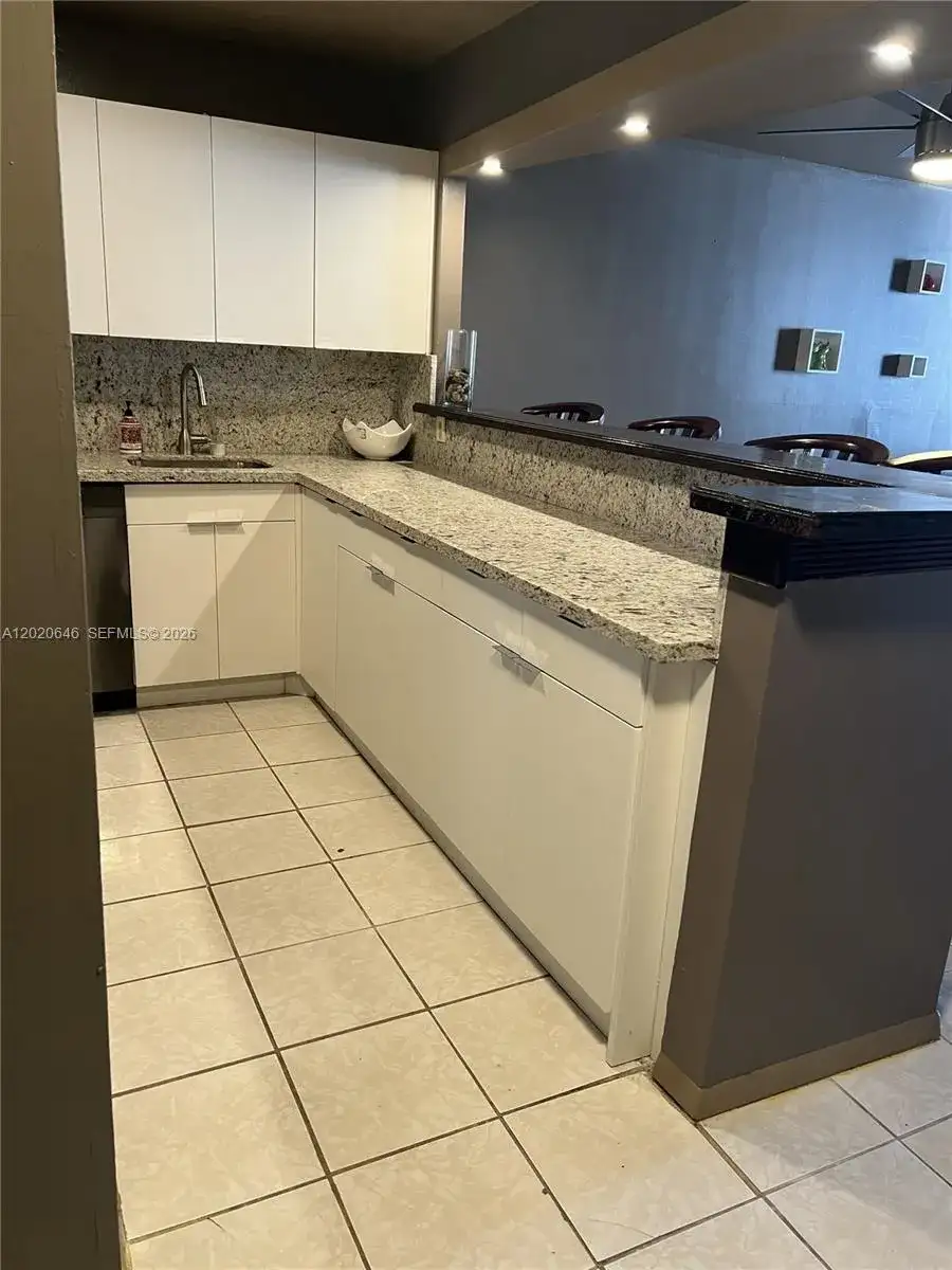 1817 S Ocean Dr # 718, Hallandale Beach FL 33009 photo 5