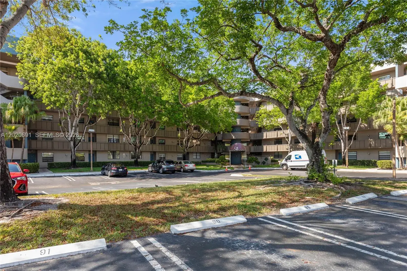 901 Colony Point Cir # 521, Pembroke Pines FL 33026