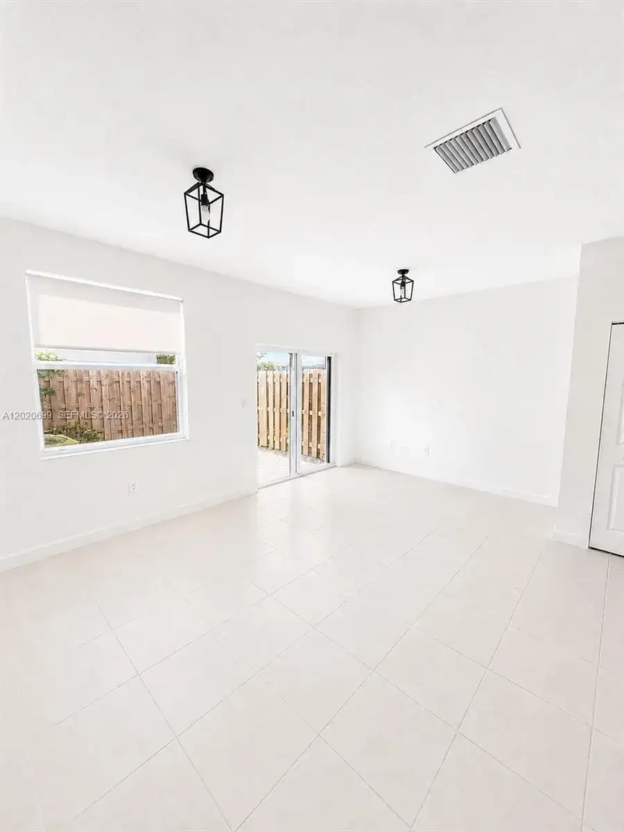 2840 SE 26th Ter, Homestead FL 33035 photo 5