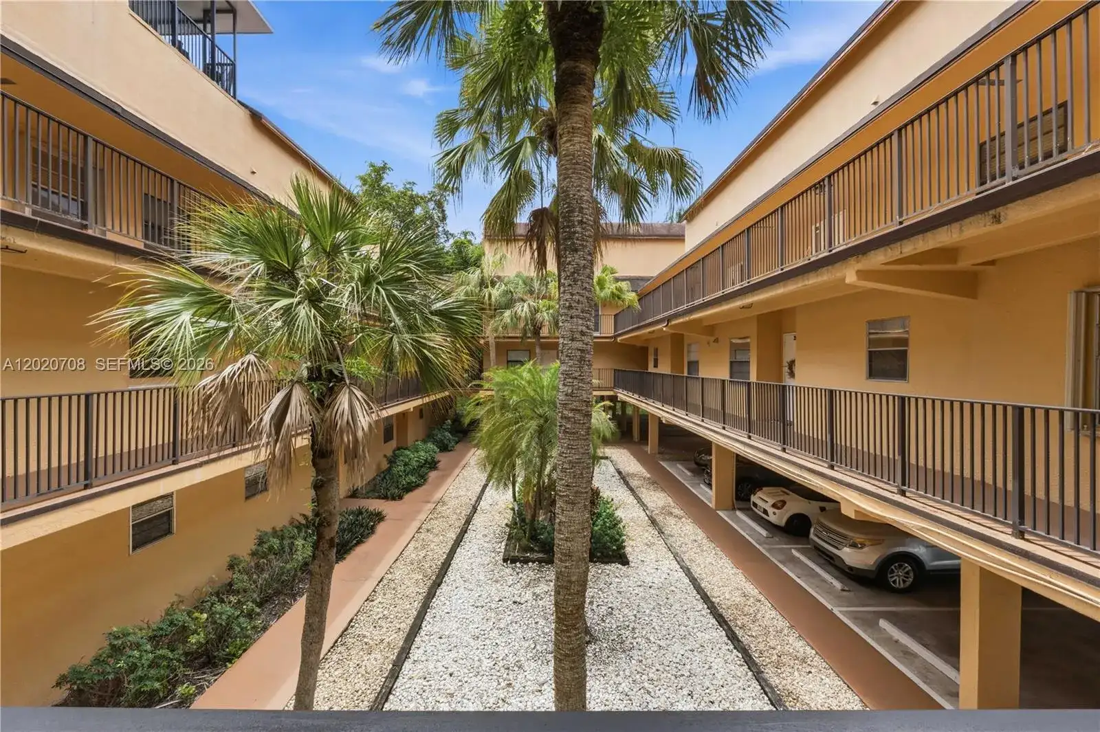 430 Commodore Dr # 213, Plantation FL 33325 photo 4