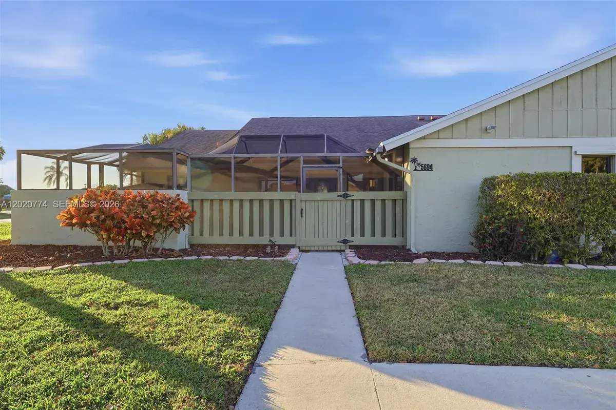 5694 Northpointe Ln, Boynton Beach FL 33437
