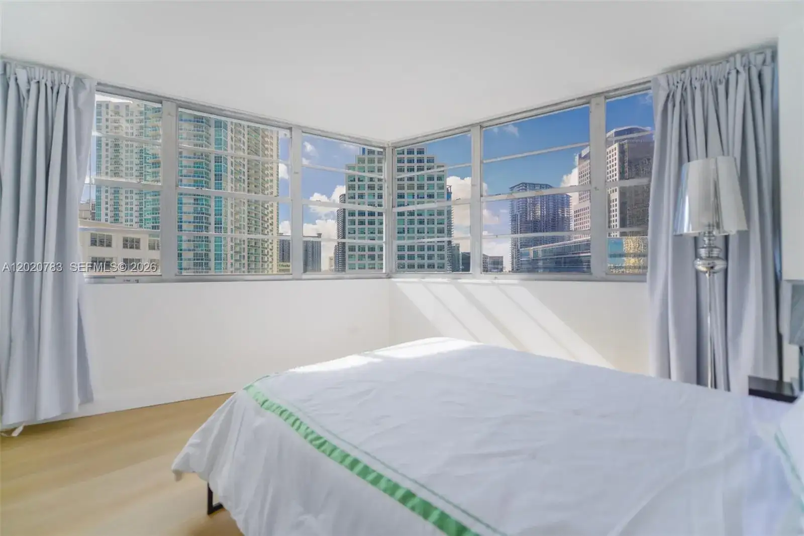801 Brickell Bay Dr # 1962, Miami FL 33131 photo 2