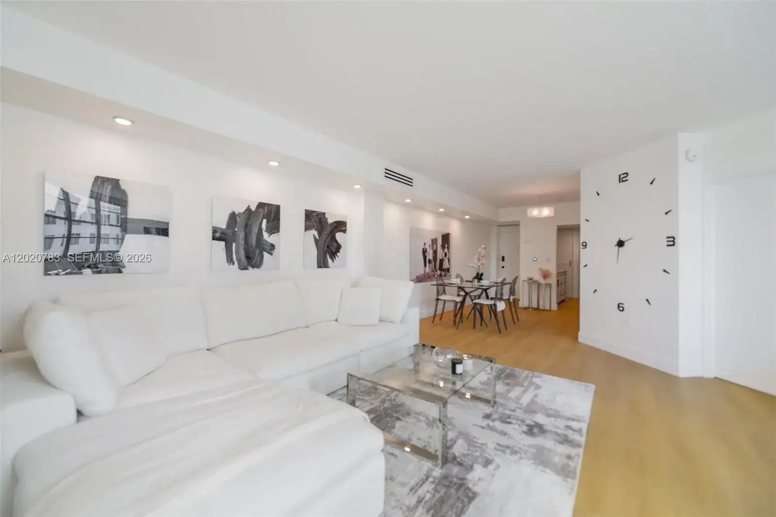 801 Brickell Bay Dr # 1962, Miami FL 33131 photo 4
