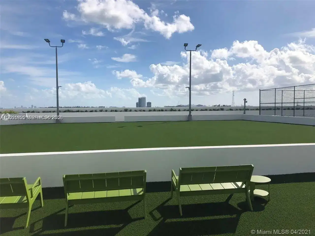 16385 Biscayne Blvd, North Miami Beach FL 33160 photo 3