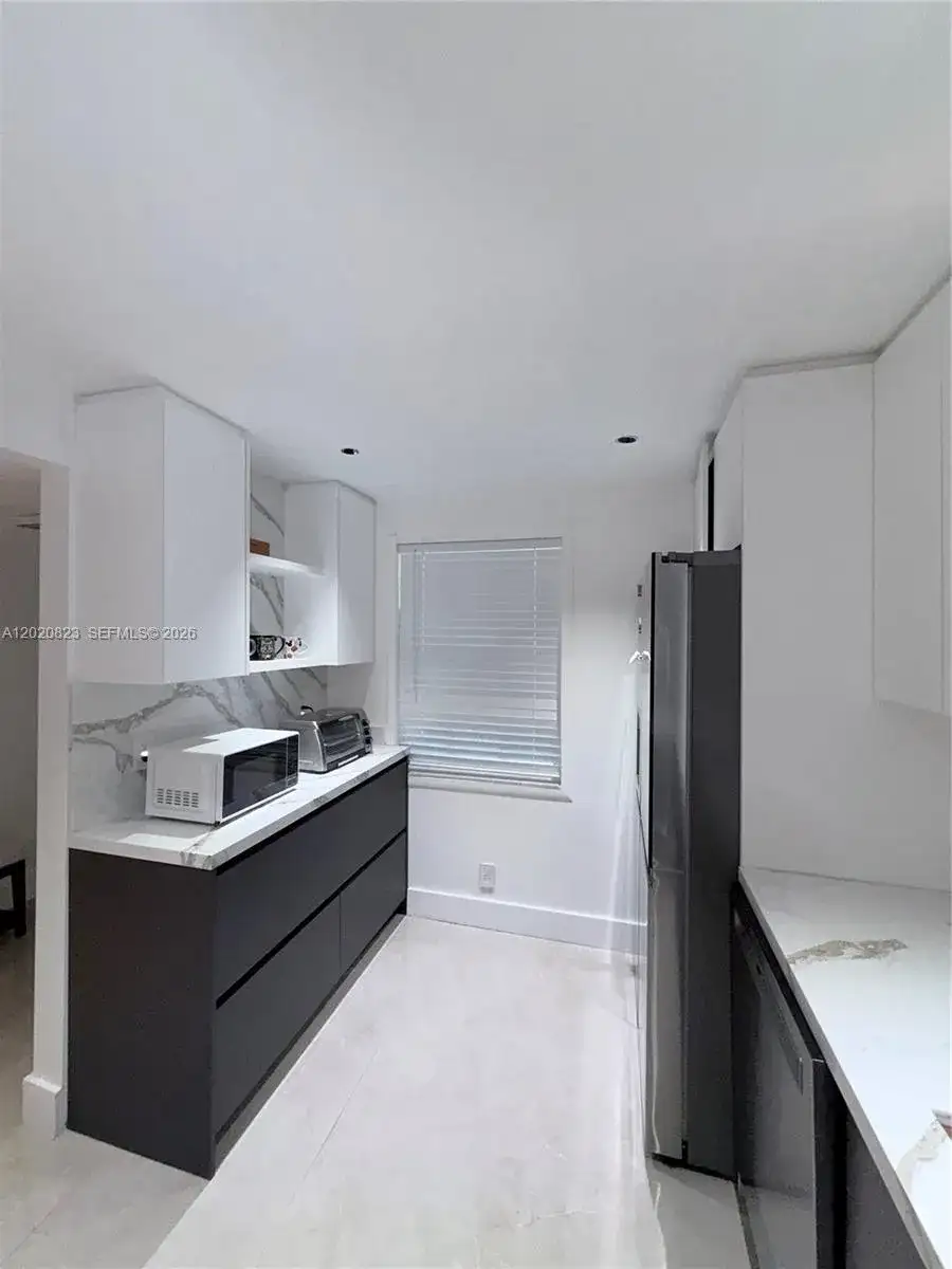 605 Oaks Dr # 307, Pompano Beach FL 33069 photo 3