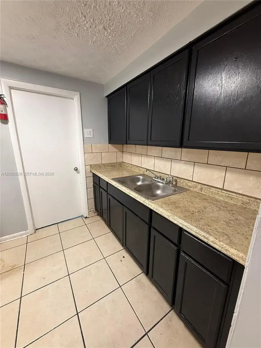 2644 West, Jacksonville FL 32209 photo 3
