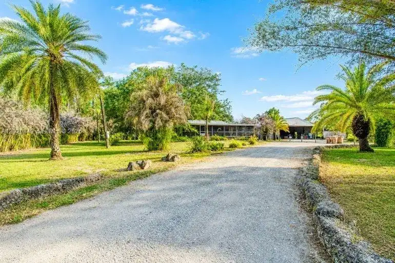 3880 Packinghouse Rd, Other City - In The State Of Florida FL 33920 photo 4