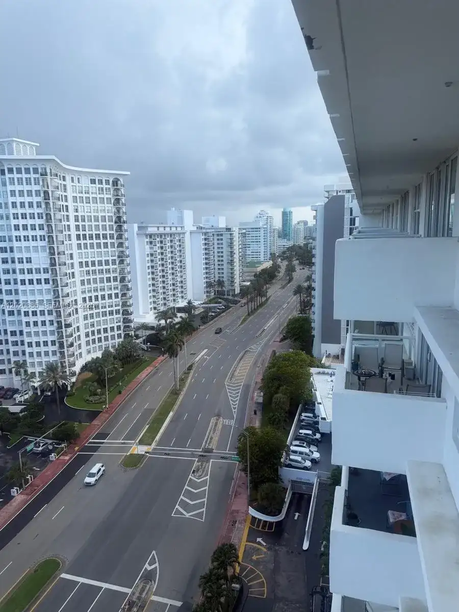 5601 Collins Ave # 1718, Miami Beach FL 33140 photo 4