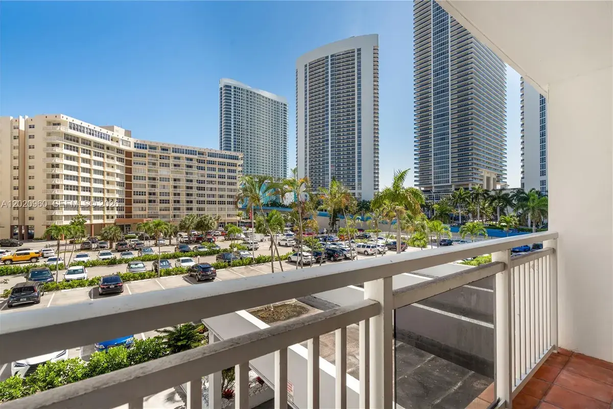 1849 S Ocean Dr # 305, Hallandale Beach FL 33009